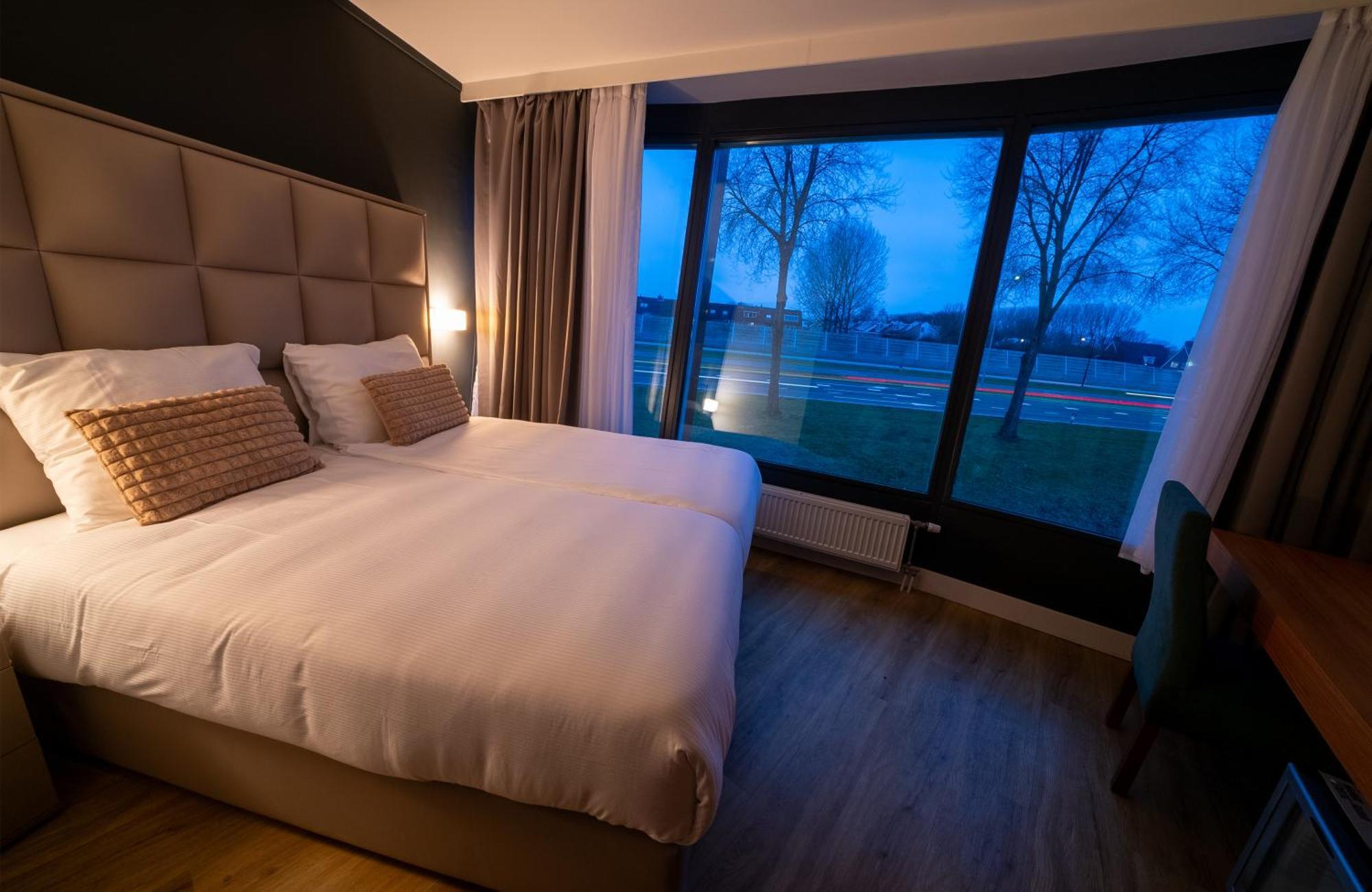 Ma Airport Hotel Хоофдорп Екстериор снимка