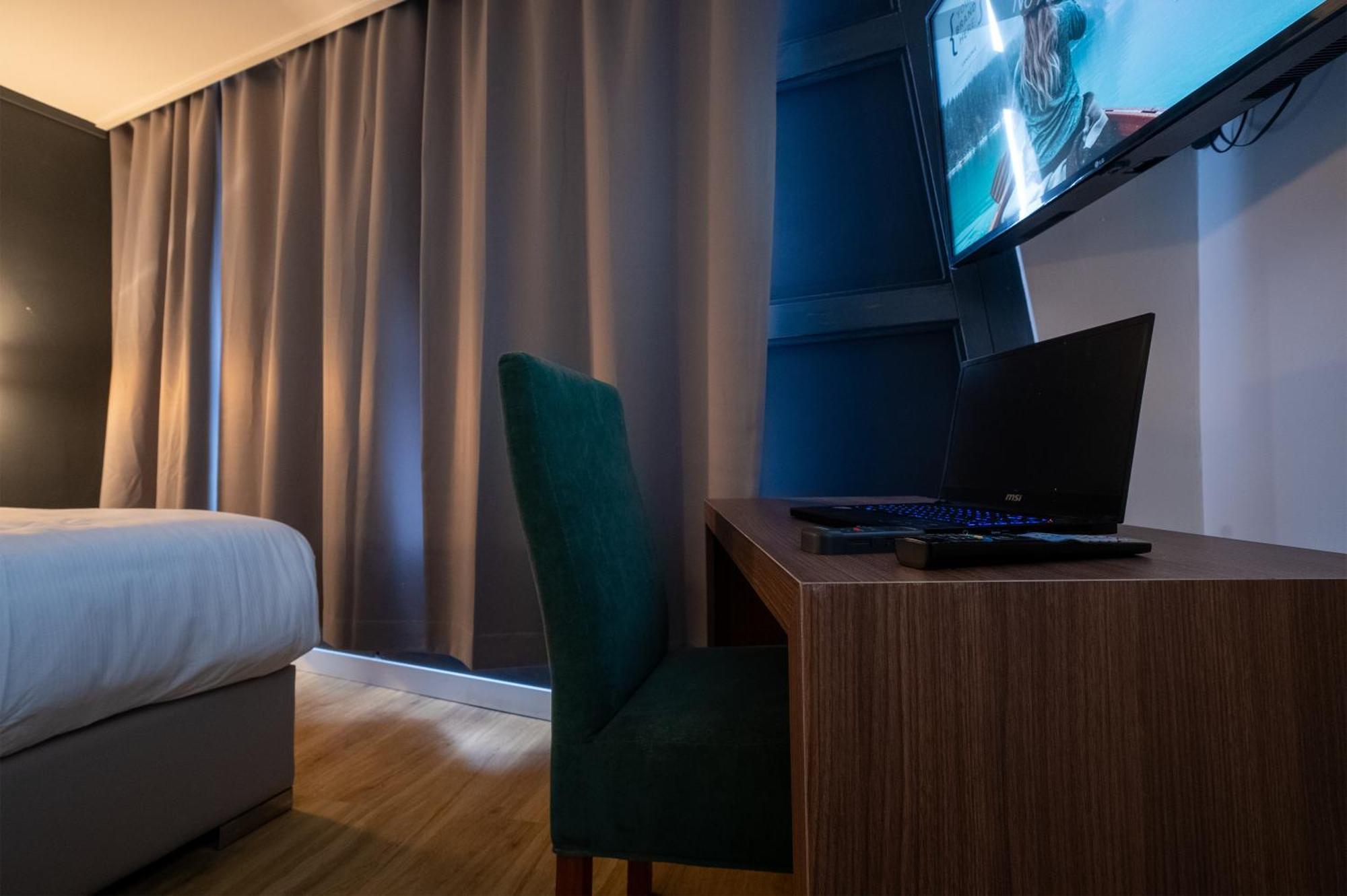 Ma Airport Hotel Хоофдорп Екстериор снимка